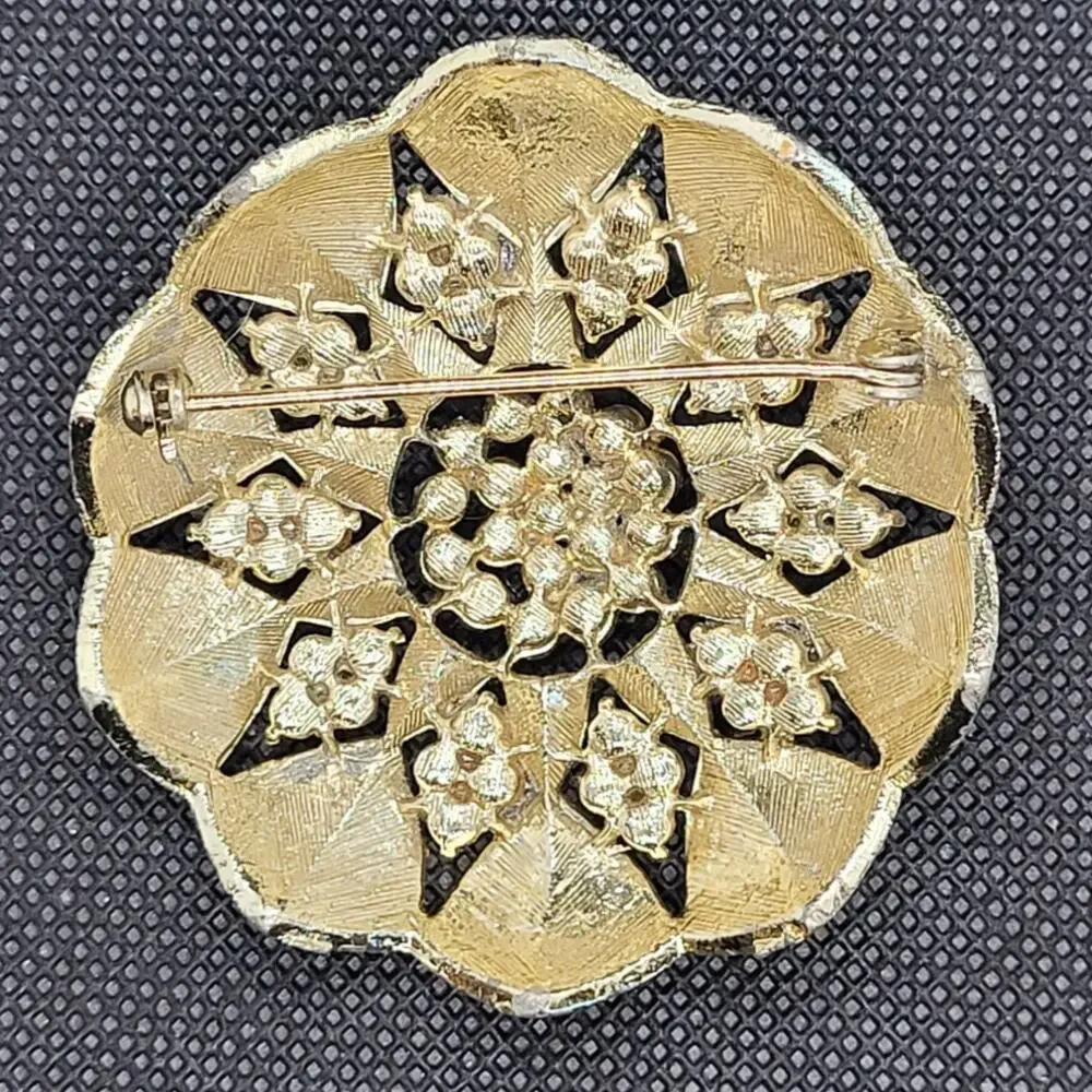 Dreamy 1960s Floral Starburst Brooch Gold Tone Purple Rhinestone‎ Pearl Glow
